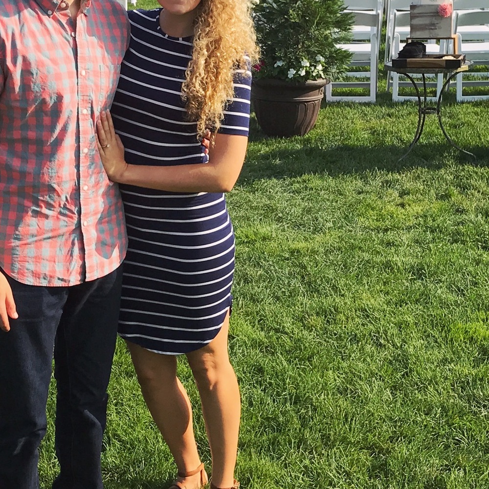 ❓Navy and White Bodycon Dress